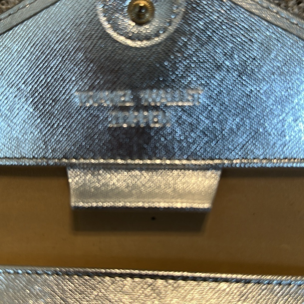 Zoppen SILVER metallic Travel Wallet w/RFID Protection, GUC, Space for Passport - Picture 3 of 11